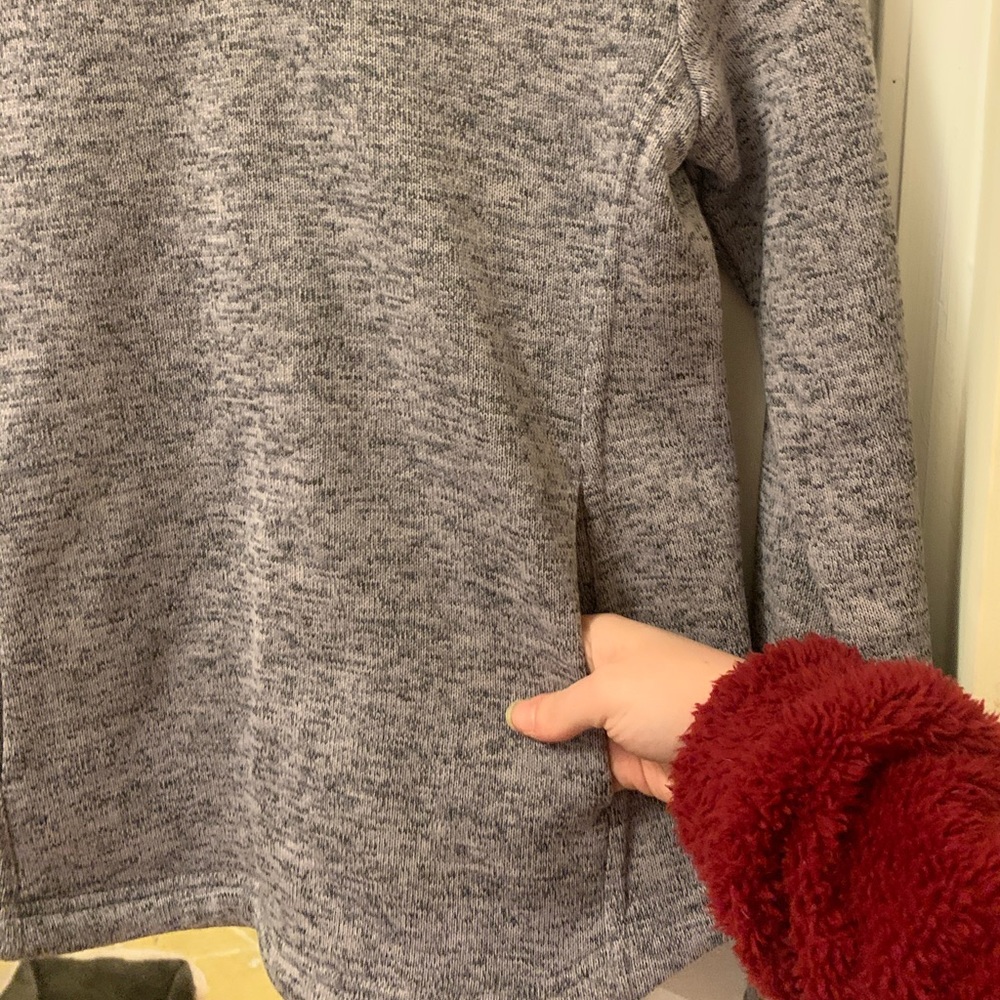 Heather, lavender pullover - Picture 2 of 3